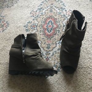 Olive wedges